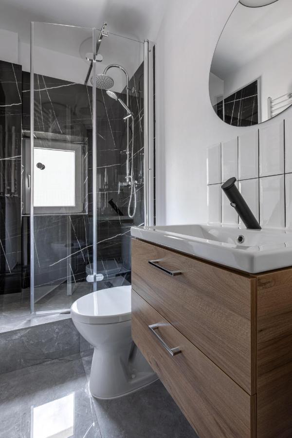 Little Attic By Citylife Suites Bukarest Eksteriør billede